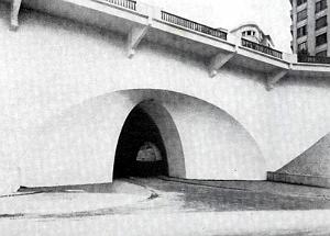 FM ca- 01- Tunnel square